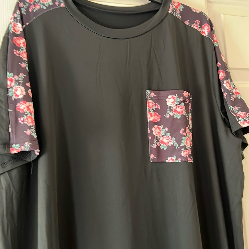new dress that’s black and floral good quality